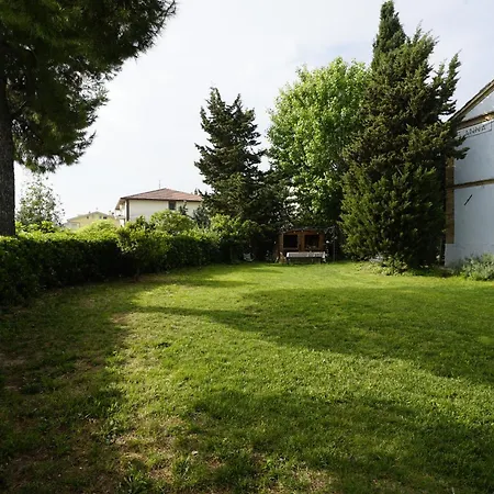 Podere Sant'anna - Tra Le Vigne Homestay *